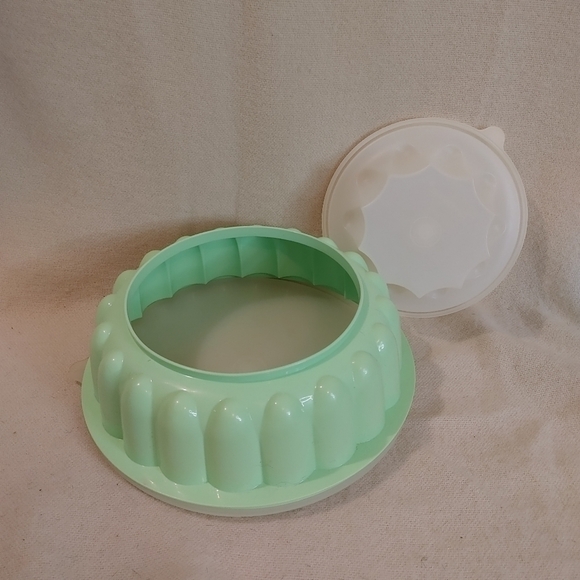 𝅺vintage Tupperware Jell-O Mould - Picture 6 of 6